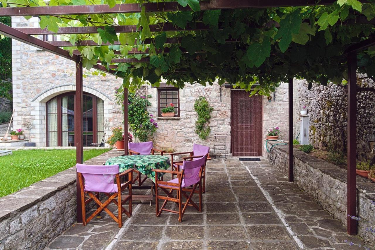 Guesthouse Lucas Zagori Buitenkant foto